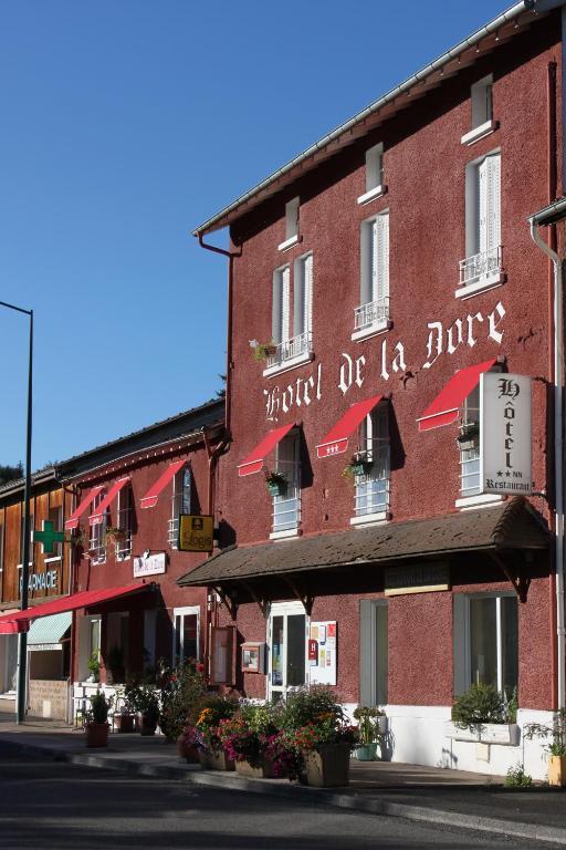 Logis Hotel Restaurant De La Dore Vertolaye Exterior photo